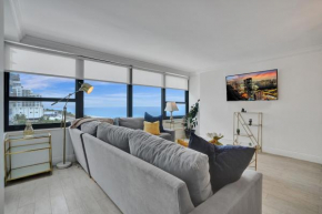 Adorable 2 Bedroom Condo Beach Service 904